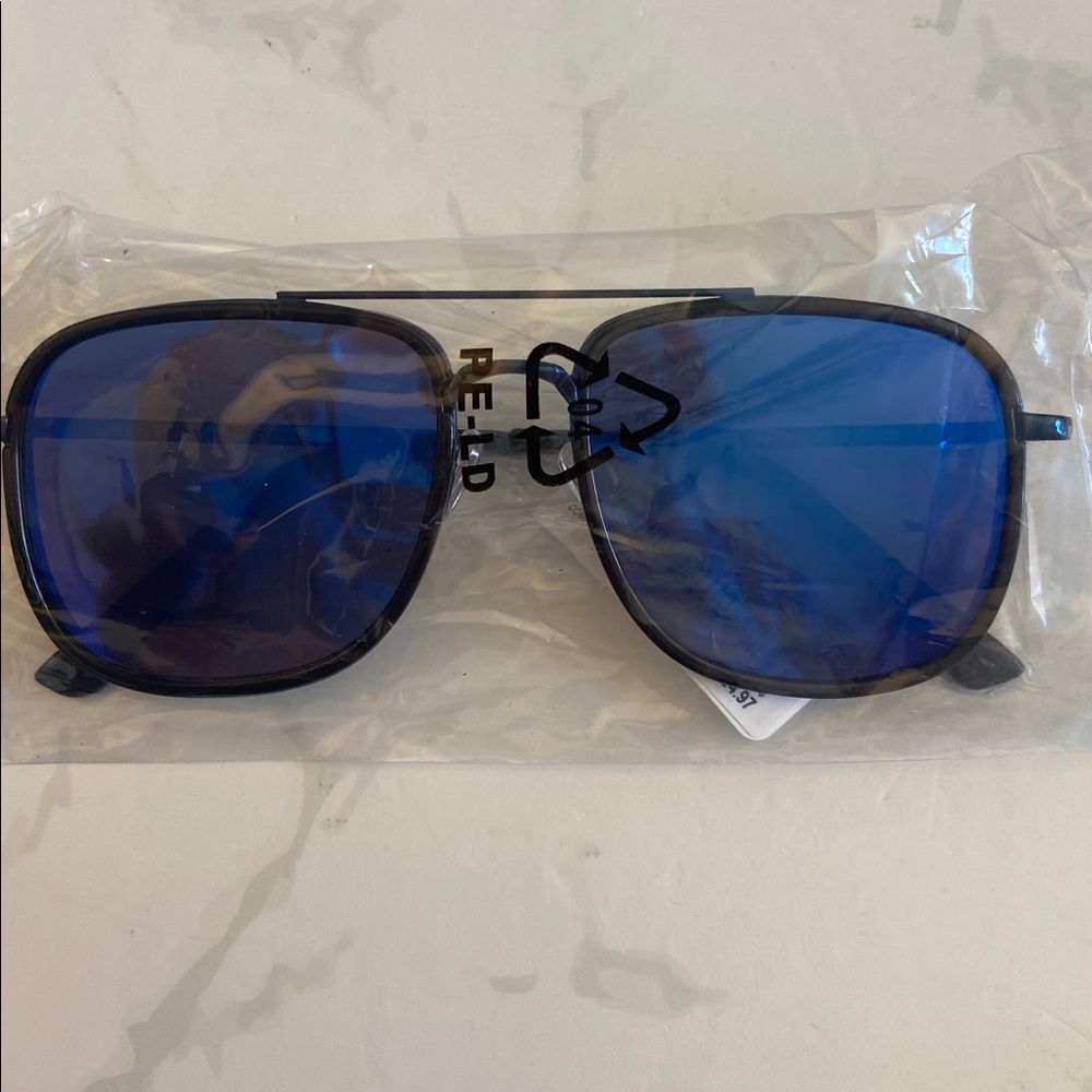 New Vince Camuto Blue Metallic 54mm Navigator Sunglasses Designer Outdoor Summer - Picture 4 of 6